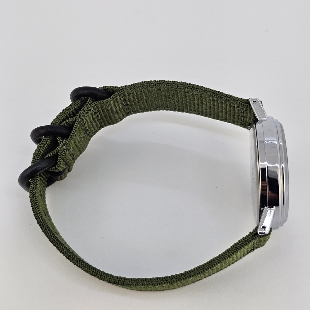 VTG Timex Men's Watch 34MM White Dial New Army Green Nylon Bands New Battery - Picture 11 of 12